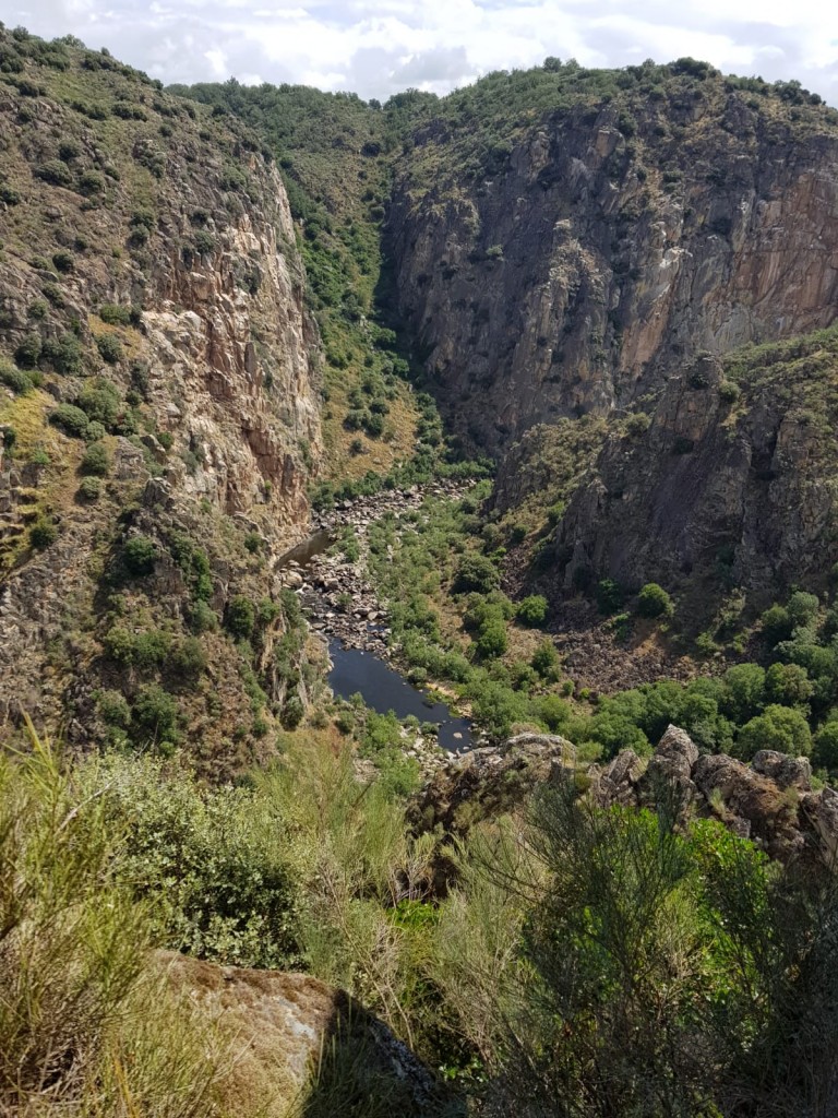 arribes del Huebra, en el parque natural de Arribes del Duero, ruta de senderismo arribes del Huebra, en el parque natural de Arribes del Duero, ruta de senderismo